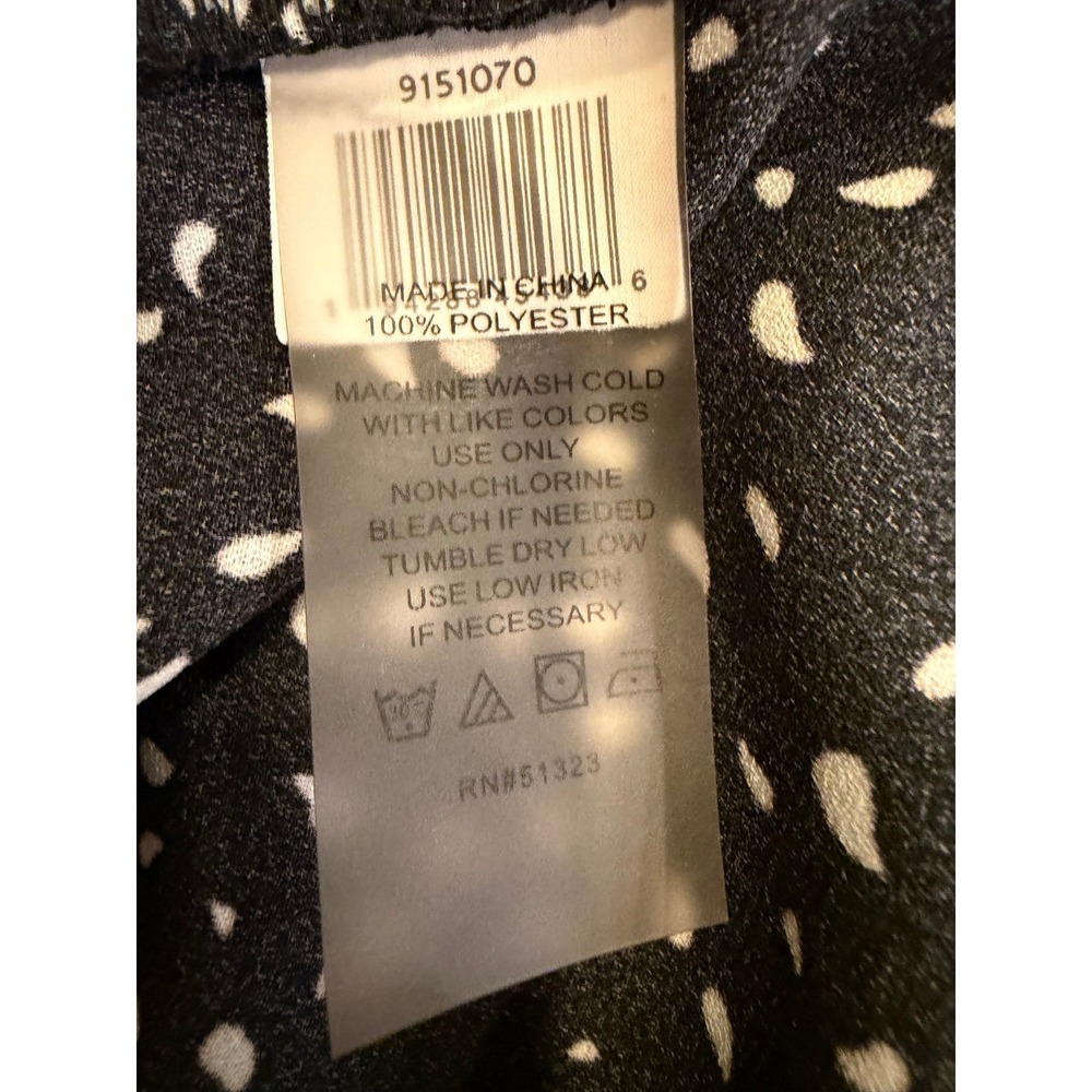 Vince Camuto Womens Blouse Black Size Medium Abstract Print Office Work Casual - Picture 6 of 6
